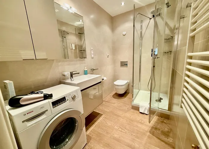 Unique Charles Bridge 2bdr Apartment. Apartment Prag