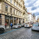 Unique Charles Bridge 2bdr Apartment. Prag