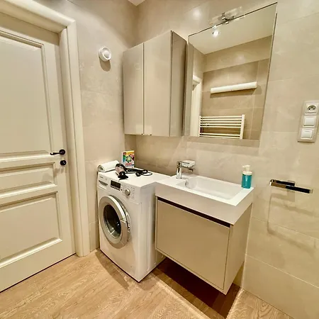 Unique Charles Bridge 2bdr Apartment. דירה
