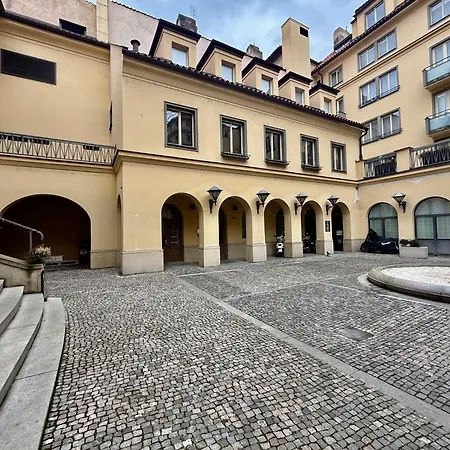 דירה Unique Charles Bridge 2bdr Apartment. *