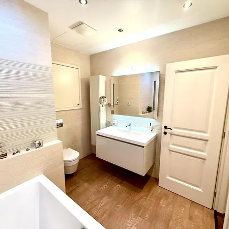 Unique Charles Bridge 2bdr Apartment. アパート *