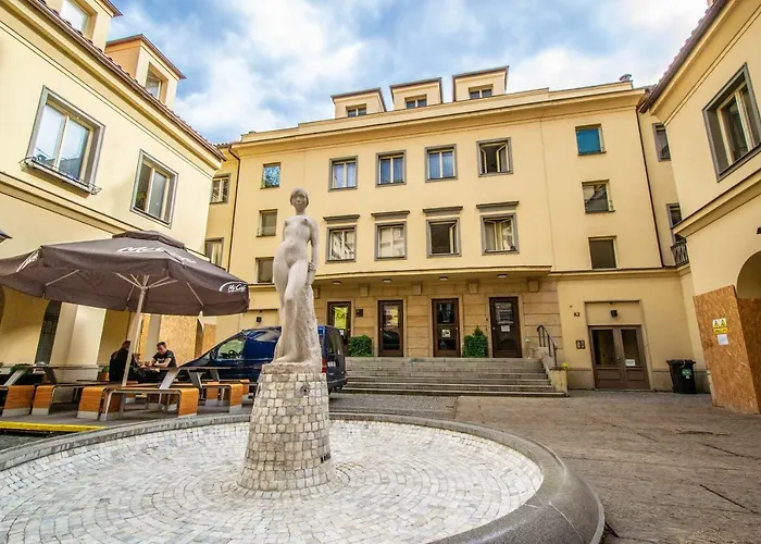 Unique Charles Bridge 2bdr Apartment. Διαμέρισμα