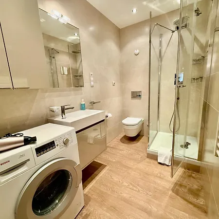Unique Charles Bridge 2bdr Apartment. Appartement Praag