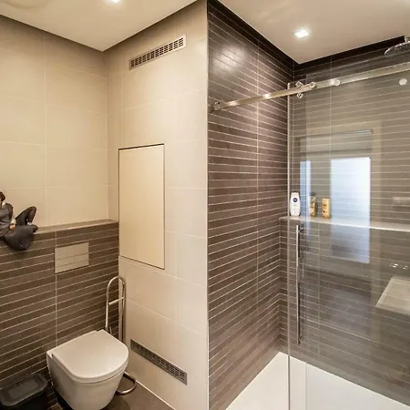 Unique Charles Bridge 2bdr Apartment. Appartement *